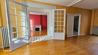 Maison - 195 m² - 9 pièces