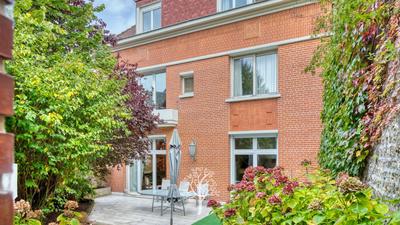 Maison - 270 m² - 8 pièces