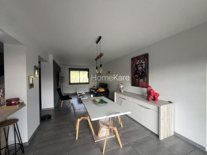 Maison - 280 m² - 9 pièces