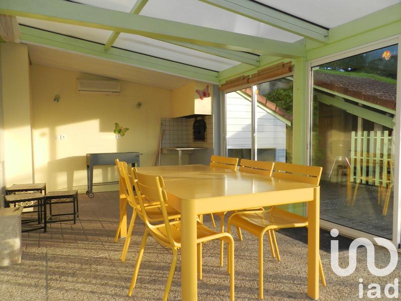 Maison - 240 m² - 9 pièces