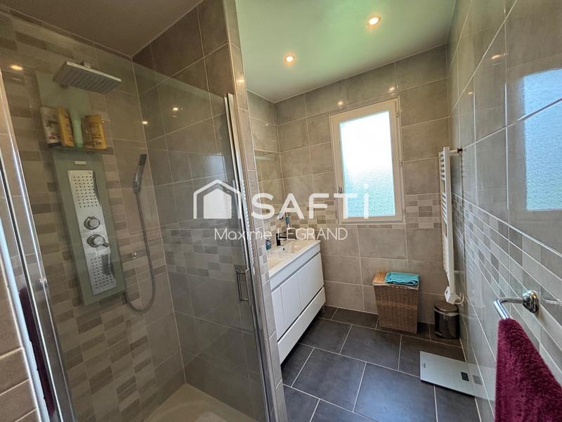 Maison - 95 m² - 5 pièces