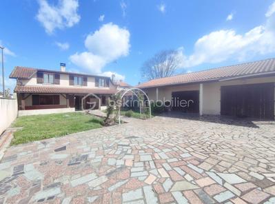 Maison ancienne - 175 m² - 8 pièces