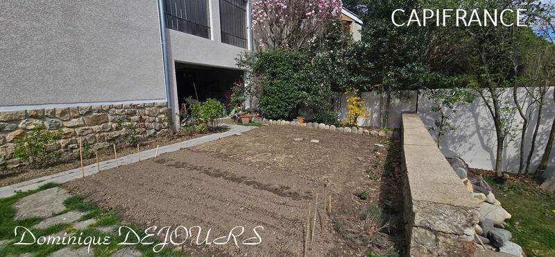 Maison - 230 m² - 9 pièces