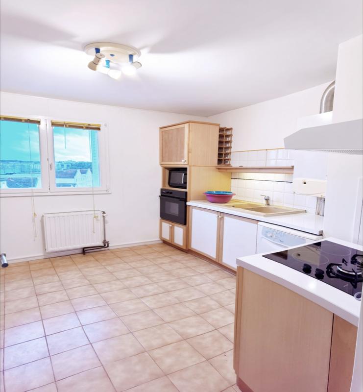 Appartement - 94 m² - 5 pièces