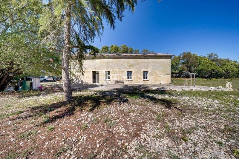 Maison en pierre - 340 m² - 11 pièces