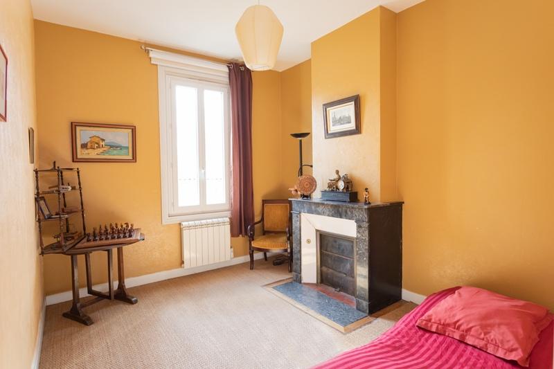 Maison - 181 m² - 7 pièces