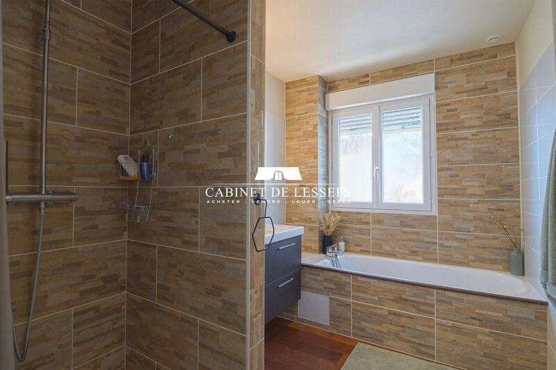 Maison - 90 m² - 4 pièces