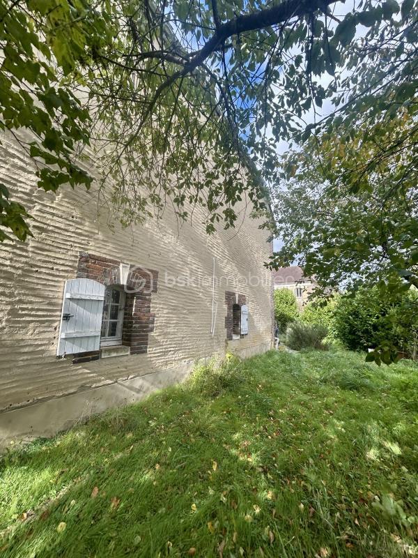 Maison traditionnelle - 223 m² - 10 pièces