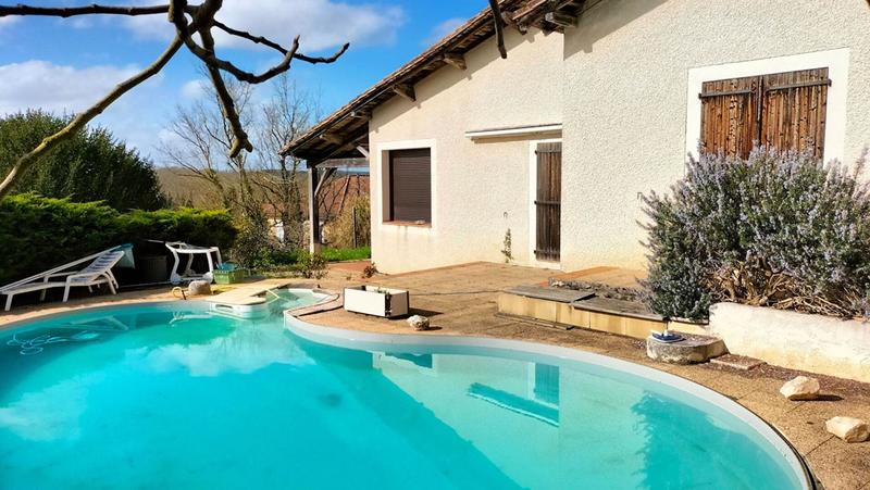 Maison - 190 m² - 8 pièces