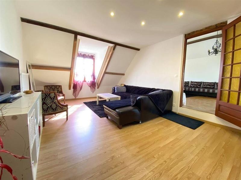 Maison - 238 m² - 10 pièces