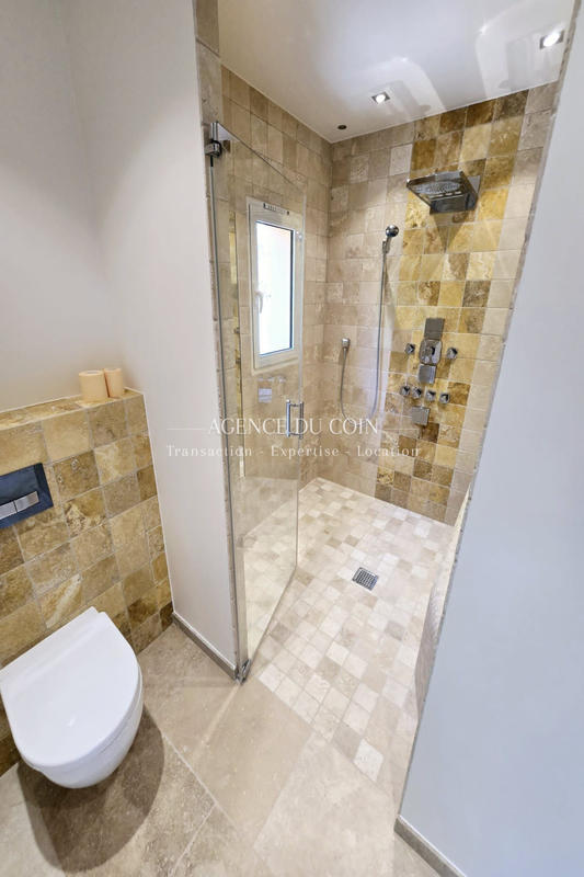 Villa - 295 m² - 7 pièces