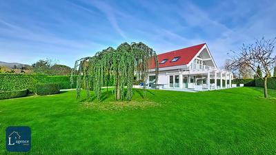 Maison contemporaine - 257 m² - 7 pièces