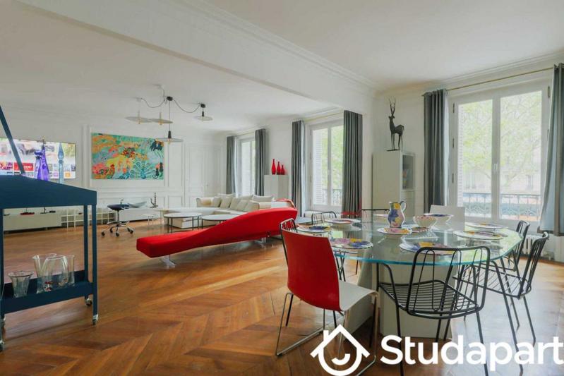 Appartement - 250 m² - 5 pièces