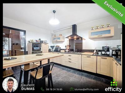 Maison - 166 m² - 6 pièces