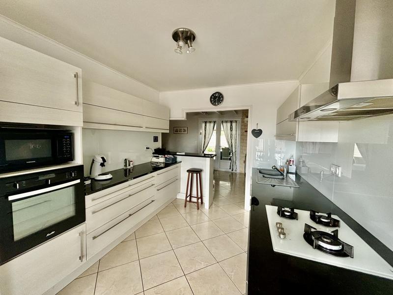 Maison traditionnelle - 188 m² - 6 pièces