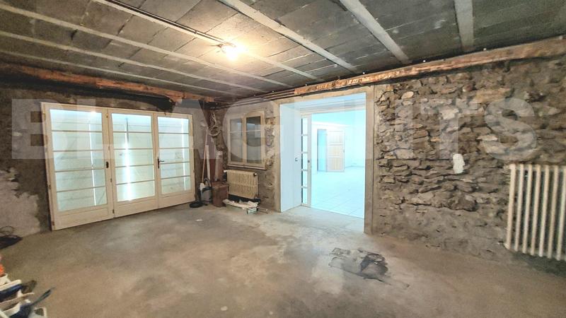 Maison - 295 m² - 9 pièces