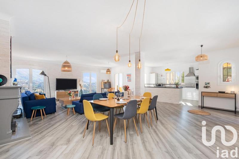 Maison - 151 m² - 5 pièces