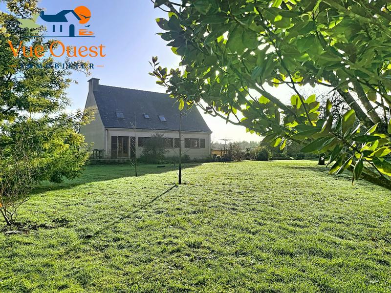 Maison traditionnelle - 147 m² - 8 pièces