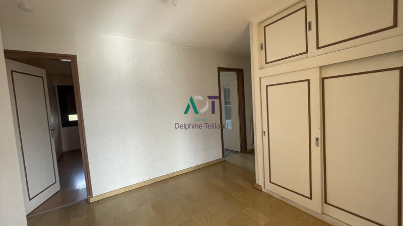 Appartement - 83 m² - 4 pièces