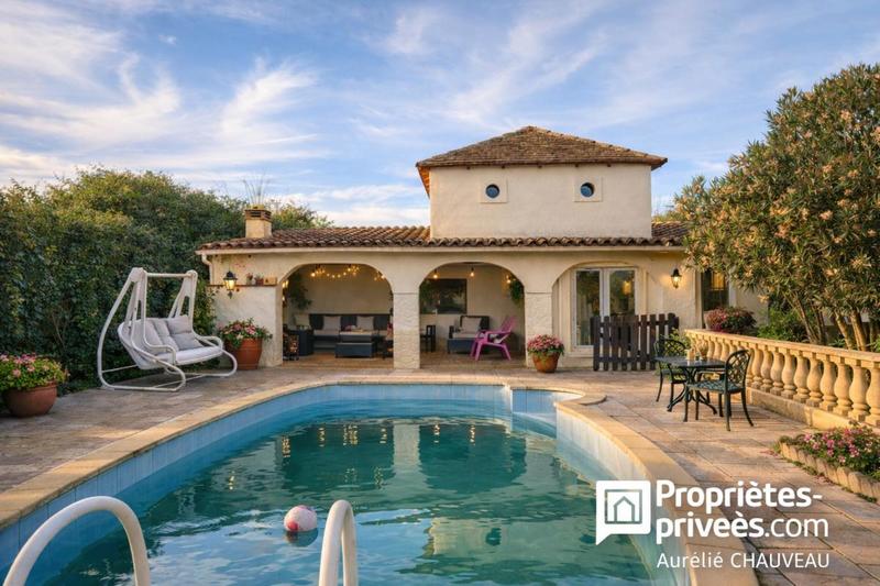 Maison - 290 m² - 8 pièces