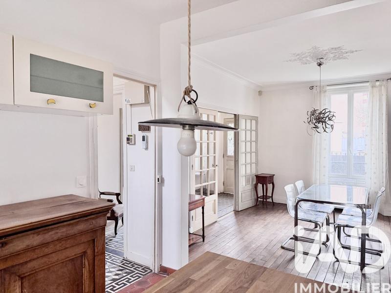 Maison - 317 m² - 9 pièces