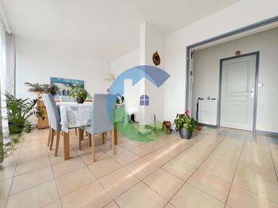 Appartement - 83 m² - 5 pièces