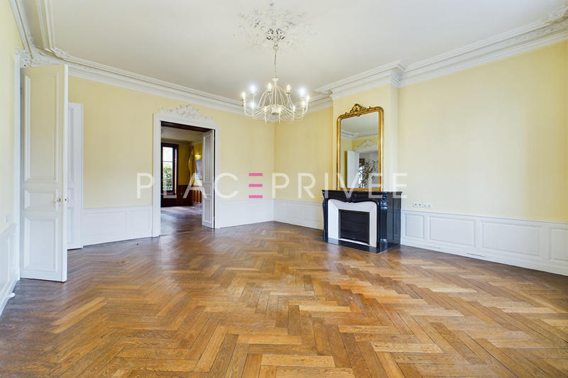 Appartement - 170 m² - 2 pièces