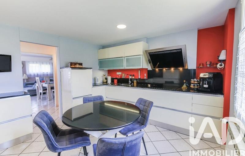 Maison - 227 m² - 8 pièces