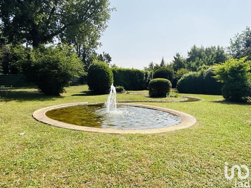 Maison - 1 000 m² - 11 pièces