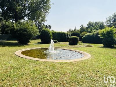 Maison - 1 000 m² - 11 pièces