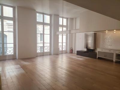 Appartement - 233 m² - 5 pièces
