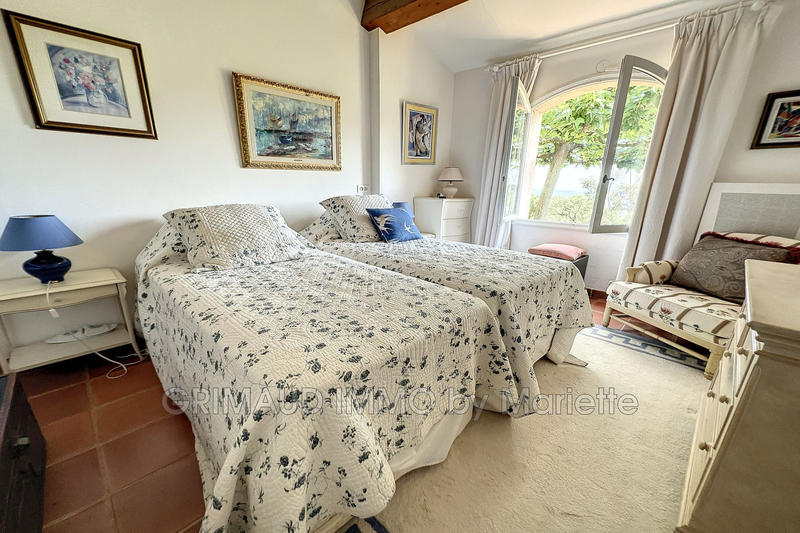 Villa - 245 m² - 6 pièces