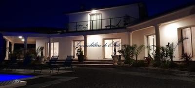 Maison - 235 m² - 8 pièces