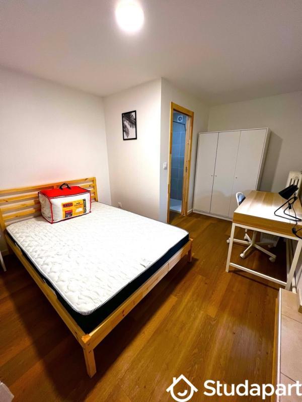 Chambre - 10 m² - 1 pièce