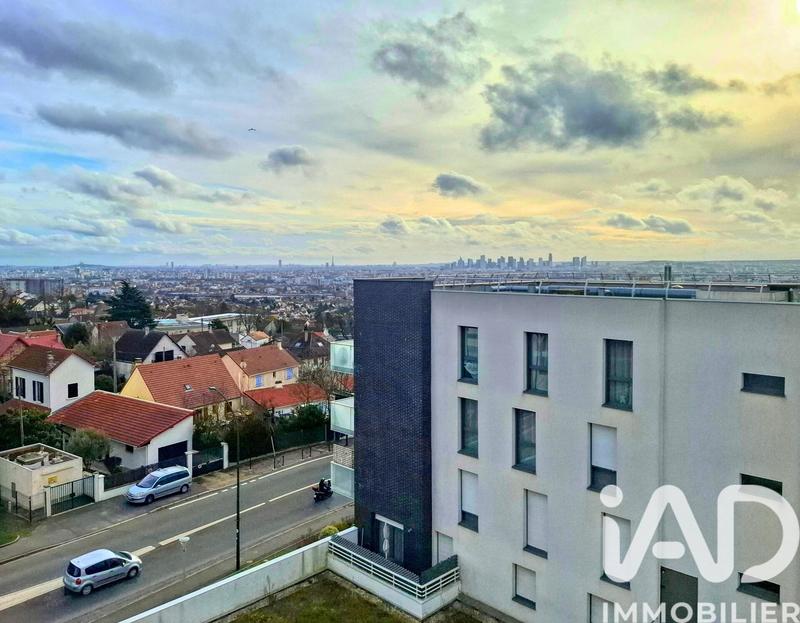 Appartement - 90 m² - 4 pièces