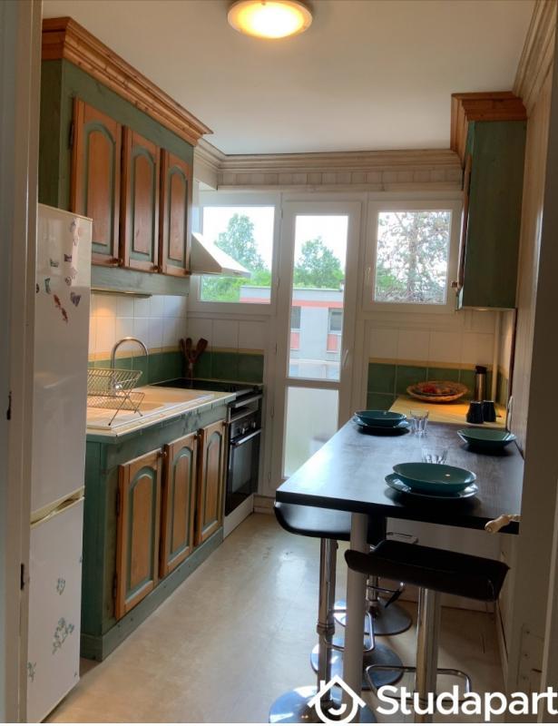 Chambre - 76 m² - 1 pièce