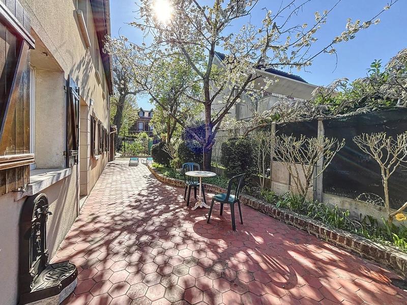 Maison - 121 m² - 5 pièces