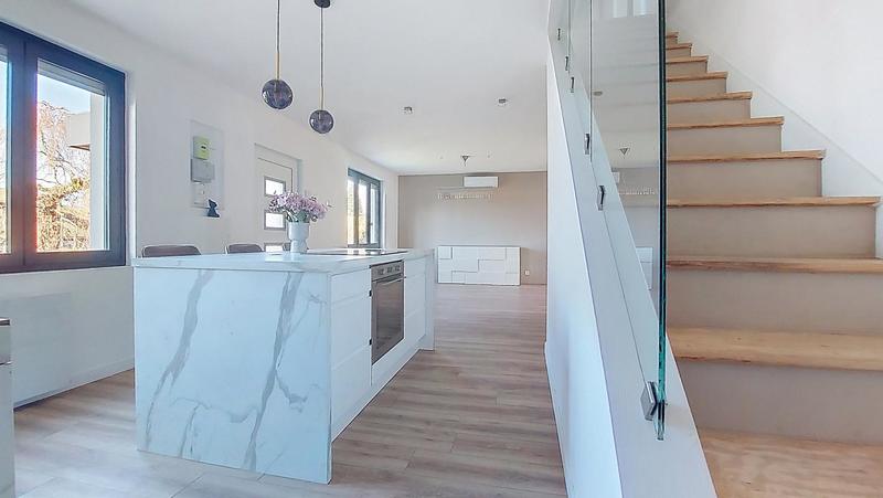 Maison - 140 m² - 4 pièces