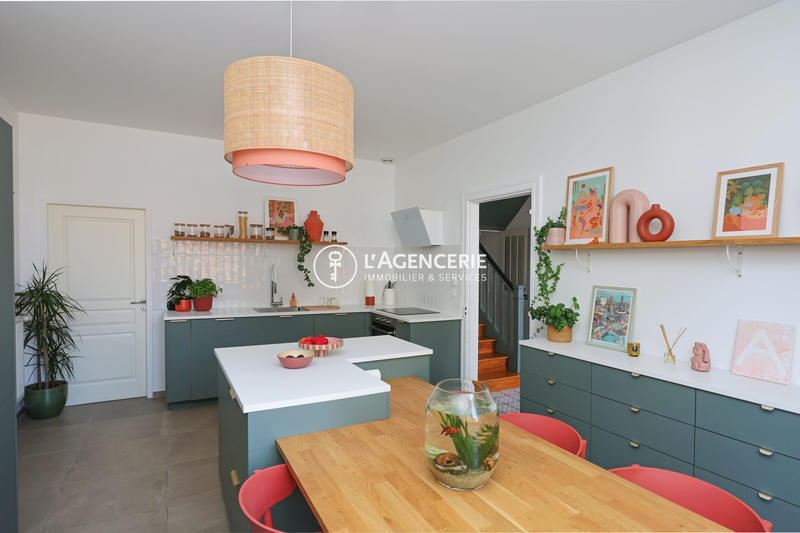 Maison - 196 m² - 8 pièces