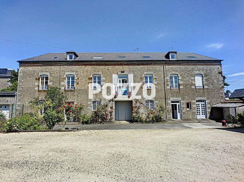 Maison - 295 m² - 10 pièces