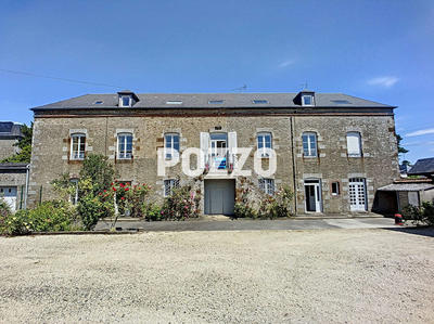 Maison - 295 m² - 10 pièces