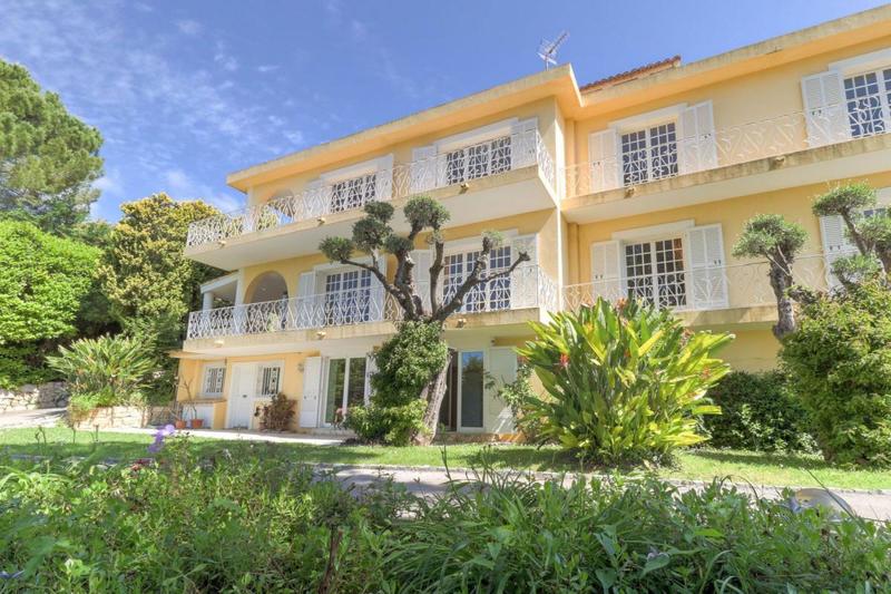 Maison de maîtres - 386 m² - 10 pièces