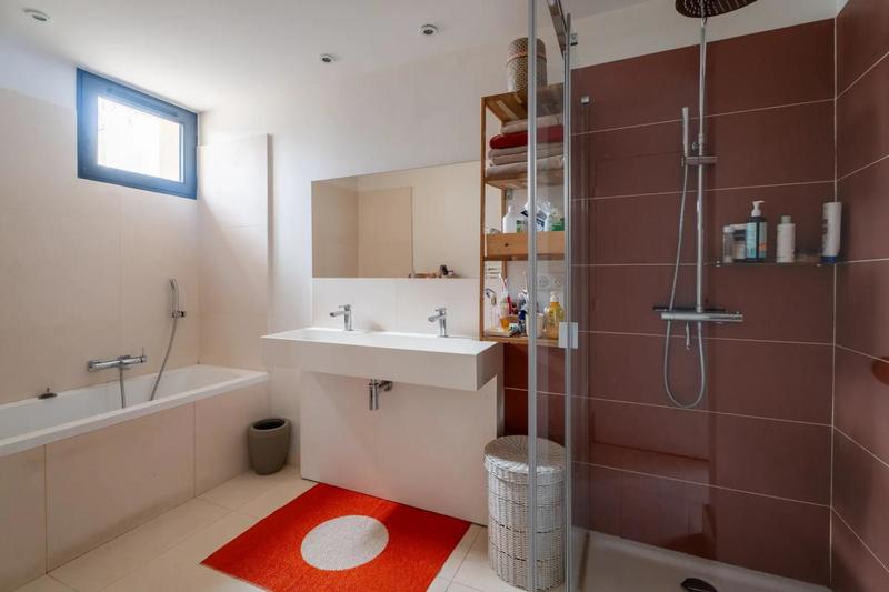 Appartement - 102 m² - 4 pièces