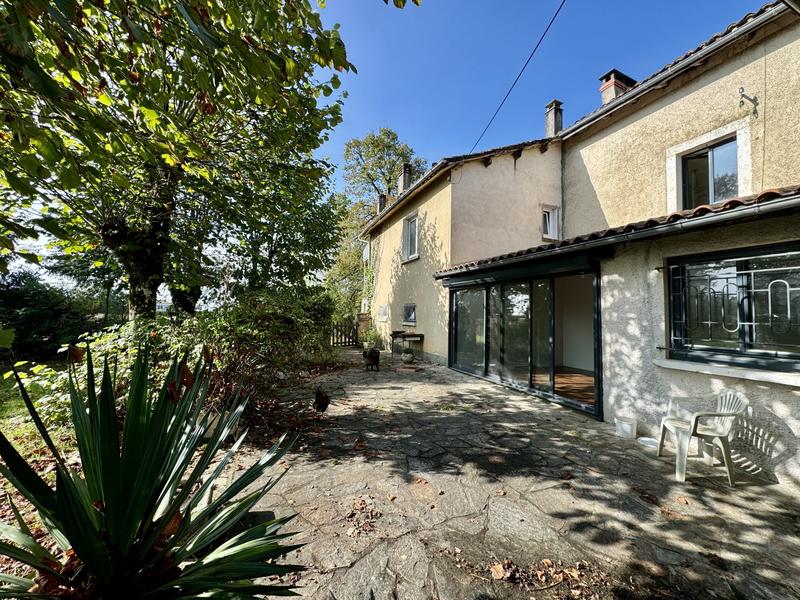 Maison - 305 m² - 8 pièces