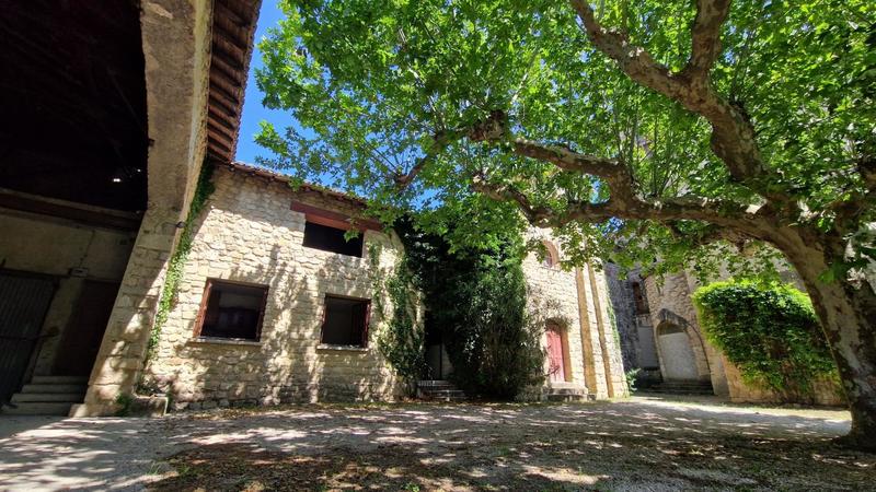 Maison - 200 m² - 8 pièces