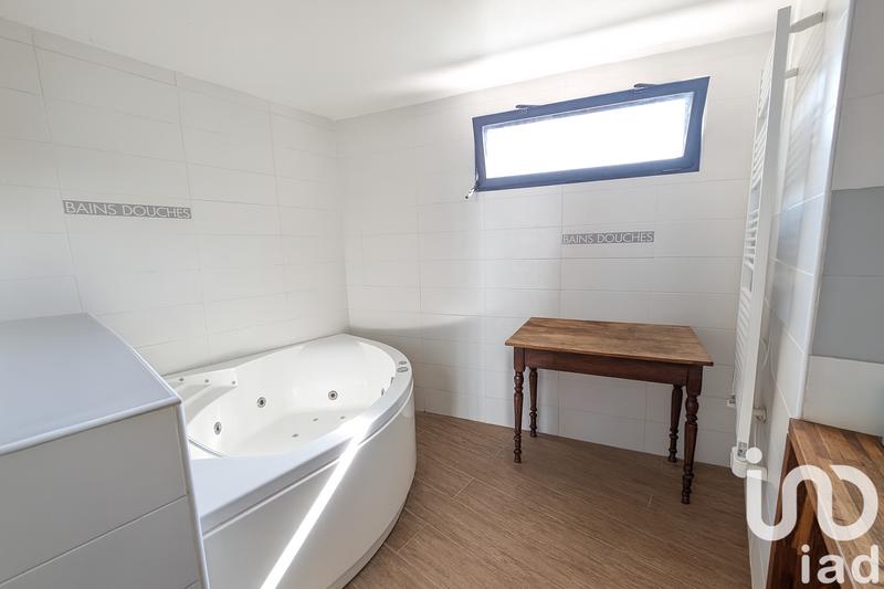 Maison - 224 m² - 8 pièces