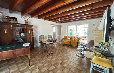 Maison - 247 m² - 9 pièces