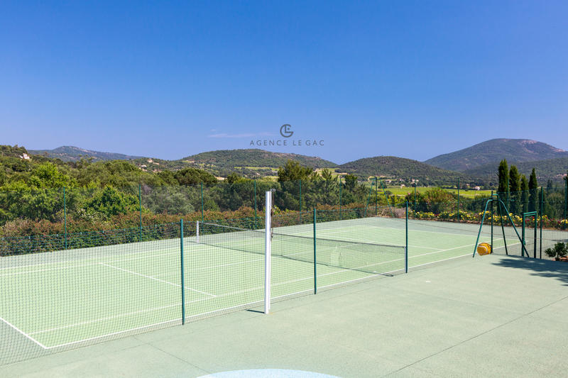 Propriété - 750 m² - 12 pièces