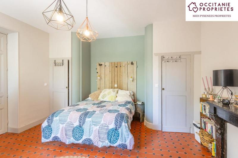 Maison de maîtres - 452 m² - 11 pièces