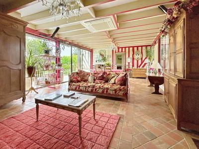 Maison - 220 m² - 8 pièces